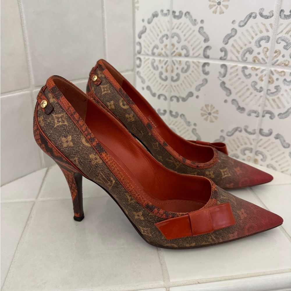 LOUIS VUITTON Limited Edition Richard Prince Orange Monogram Pumps